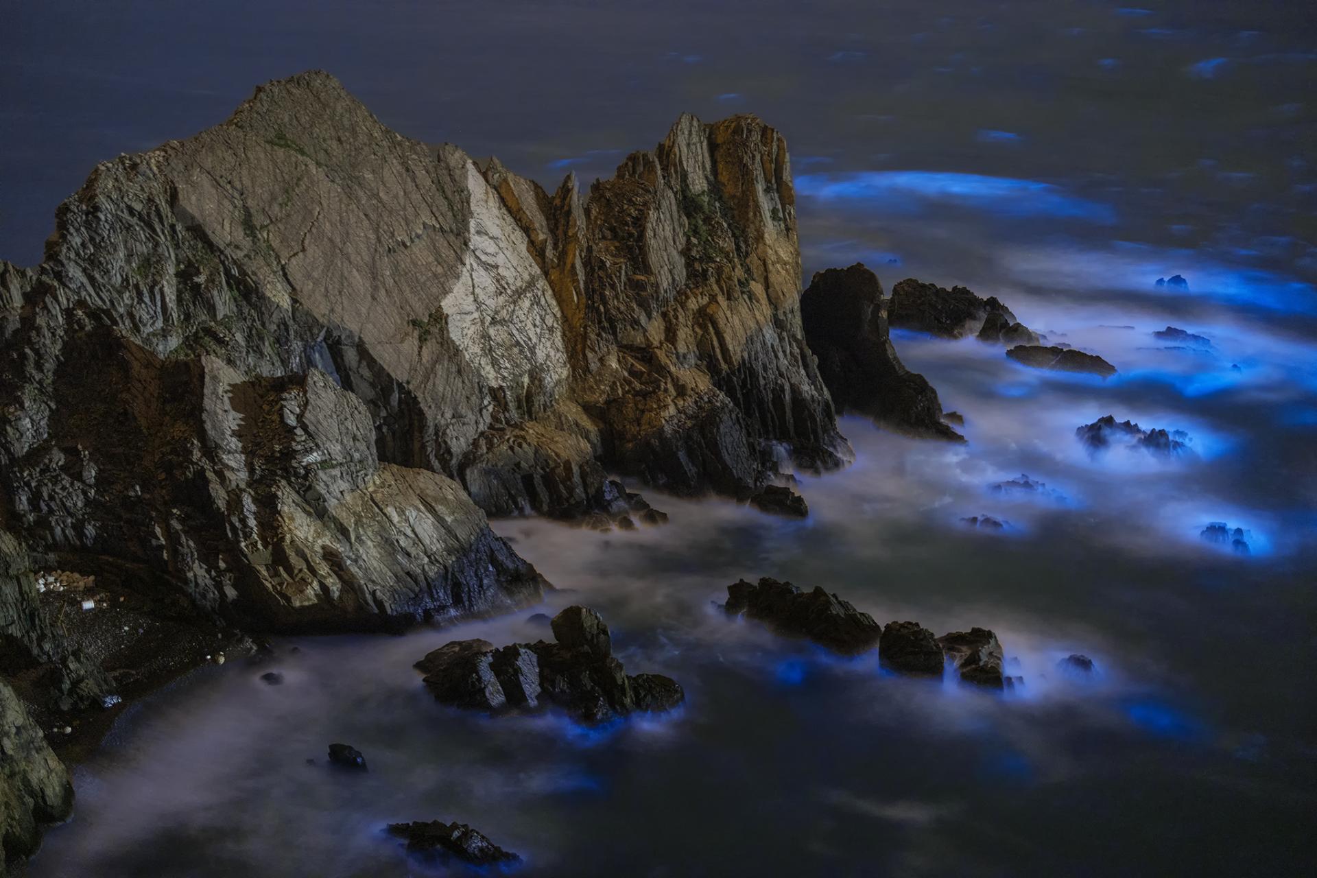 European Photography Awards Winner - Blue Tears Tricolor Stone
