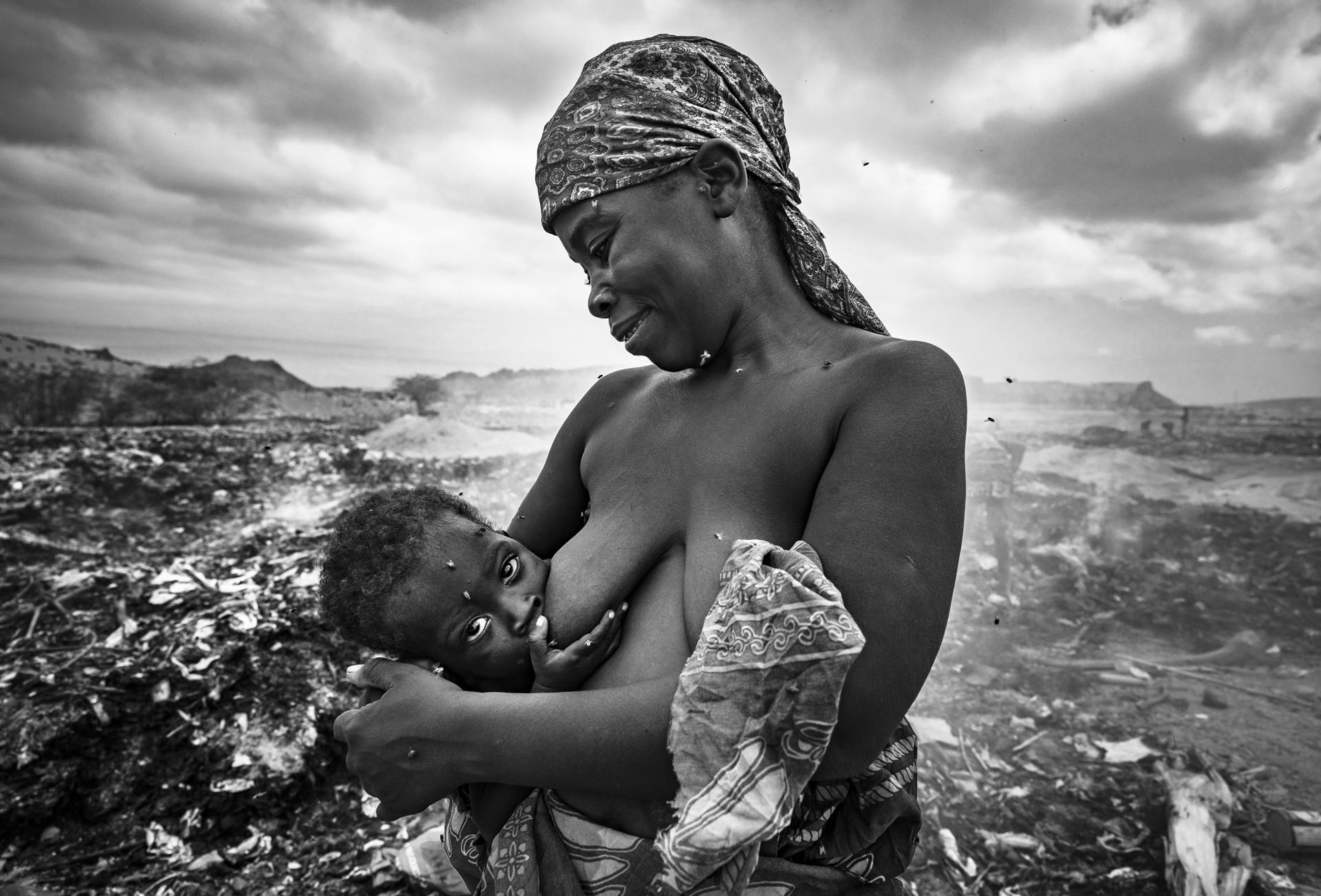 European Photography Awards Winner - Resilient mothers