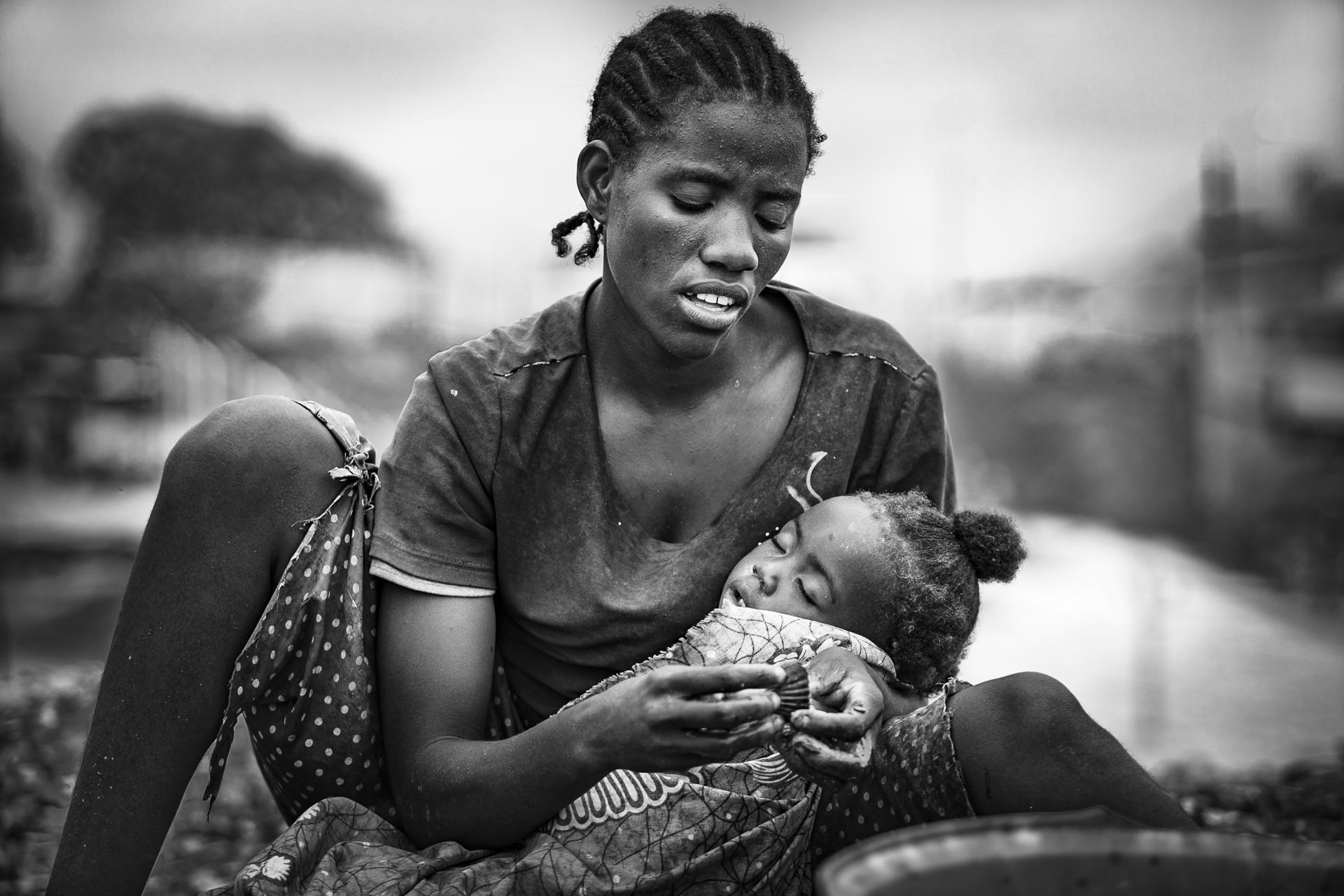 European Photography Awards Winner - Resilient mothers