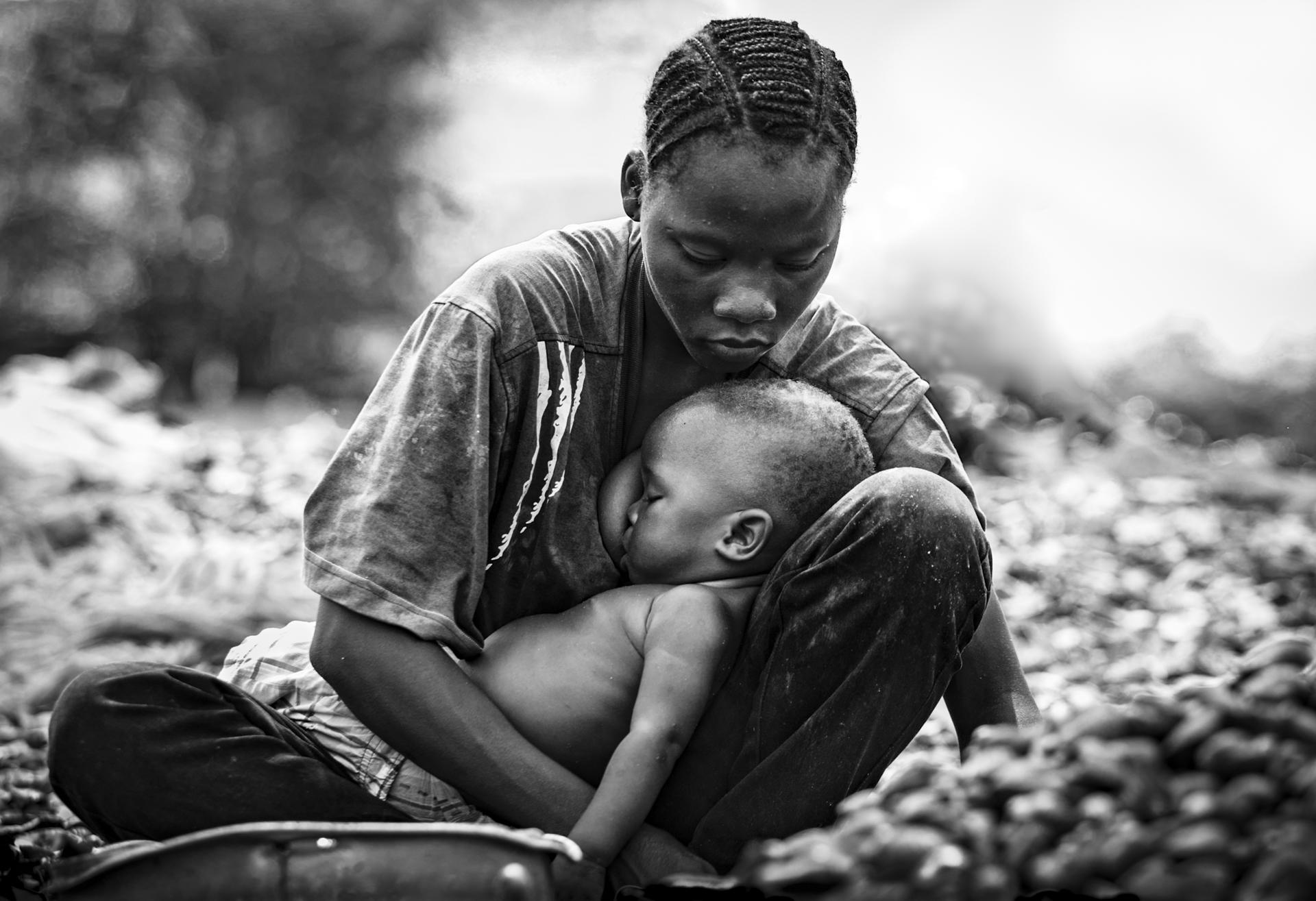 European Photography Awards Winner - Resilient mothers