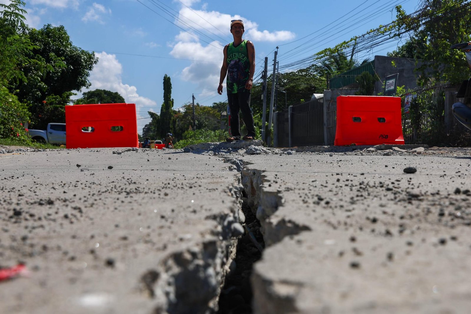 European Photography Awards Winner - M7.8 Quake in  Philippines killed over 80 